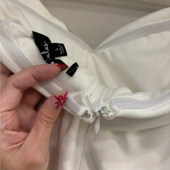 NWOT Lulus Cordially Invited White Off-the-Shoulder Bow Back Midi Dress - Picture 6 of 8